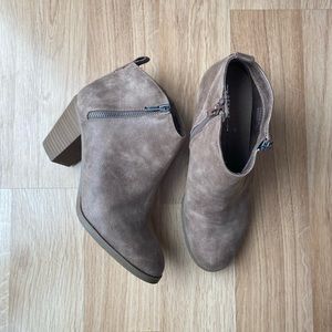 Report Zip Up bootie